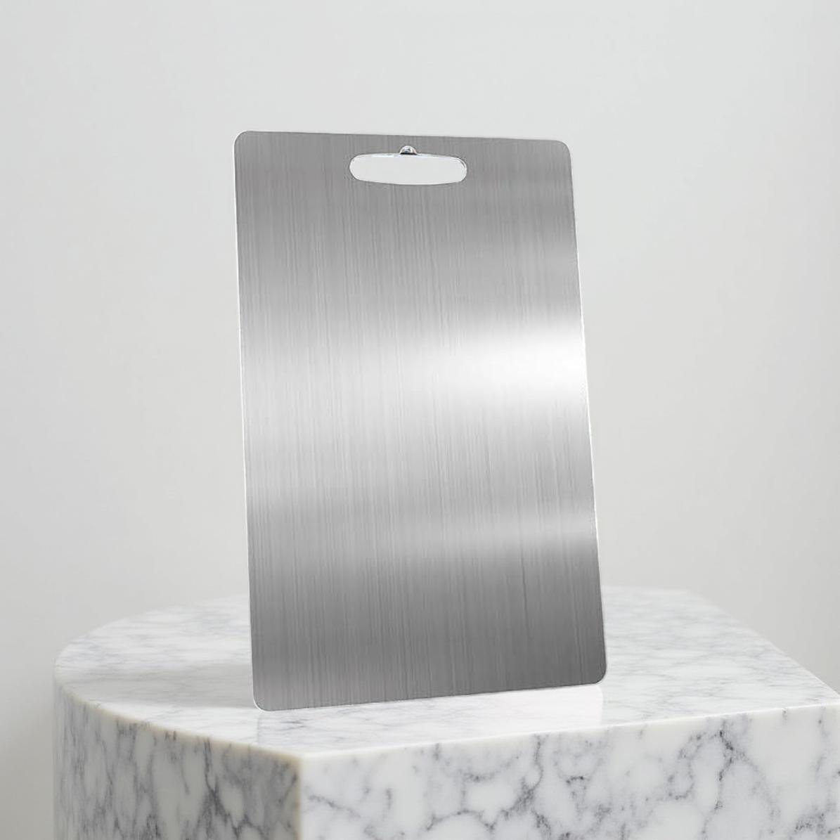 Tischnitt™ Titanium Cutting Board